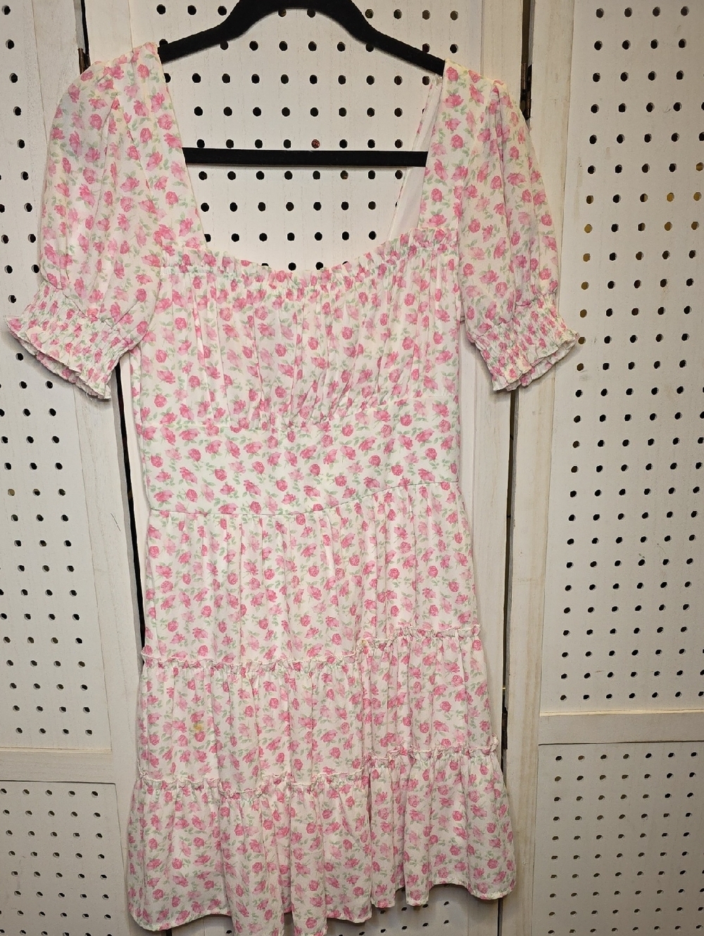 Trixxi White and Pink Floral Tiered Dress with Puff Sleeves Small